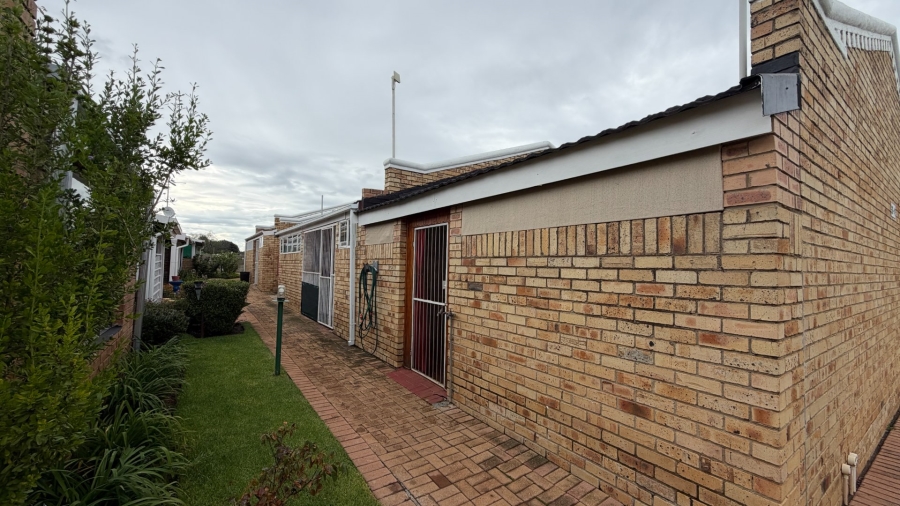 1 Bedroom Property for Sale in Miederpark North West